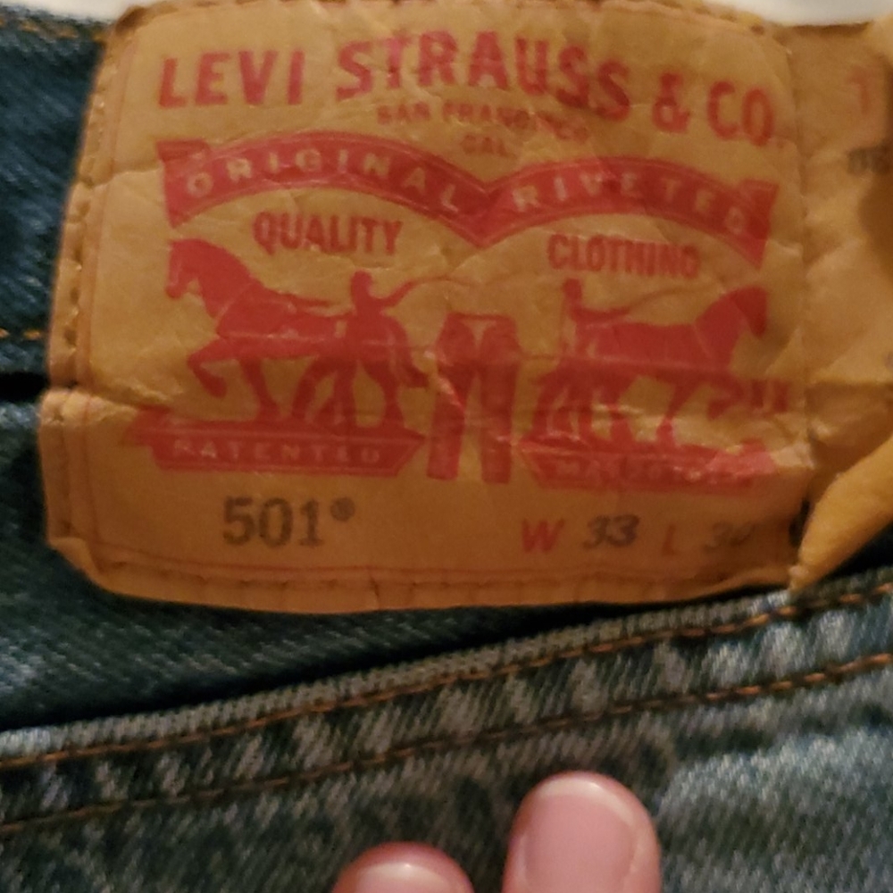Levi shorts - Picture 3 of 4